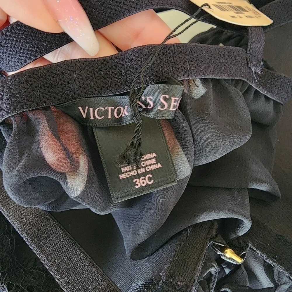 Victoria's Secret Women's Black Open Front Lingerie Size 36 C.